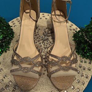 Brand New Women’s low heel sandals with rhinestone trim!!
